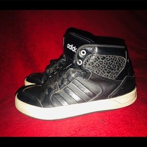 Cheetah adida print 😍💦